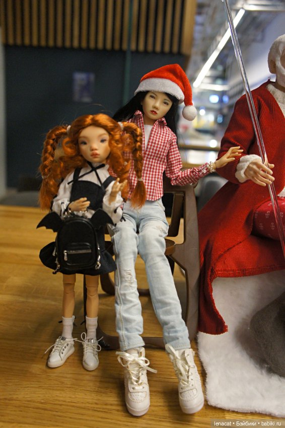 Новогодняя встреча хранителей авторских шарнирных кукол на Тишинке. 2025г (фото 4)