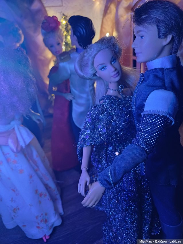 Новогодний бал — Куклы Barbie (Барби): Looks