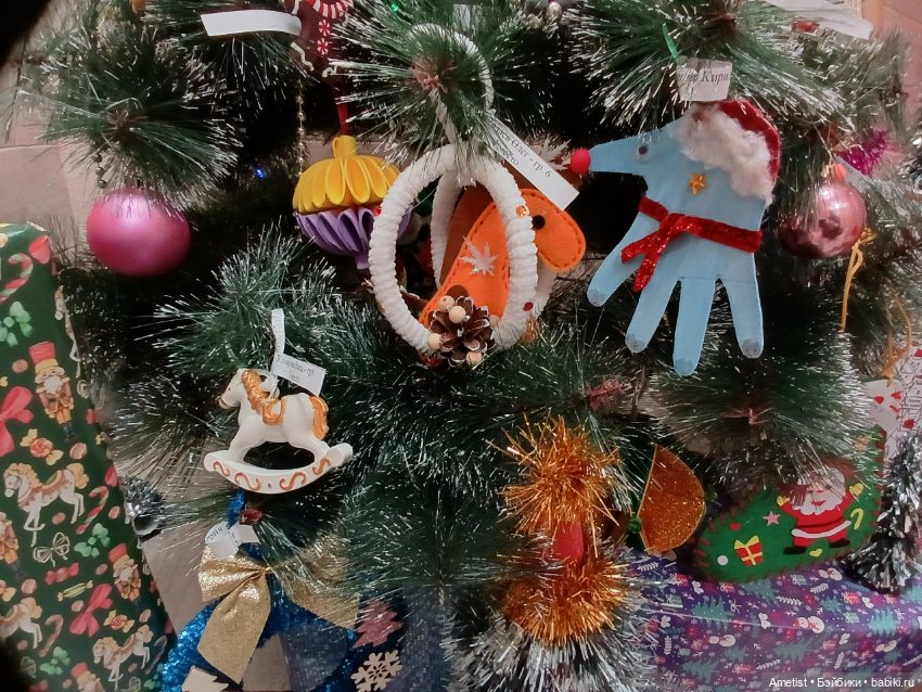 Ёлка в детсаду. Одна из - если точнее