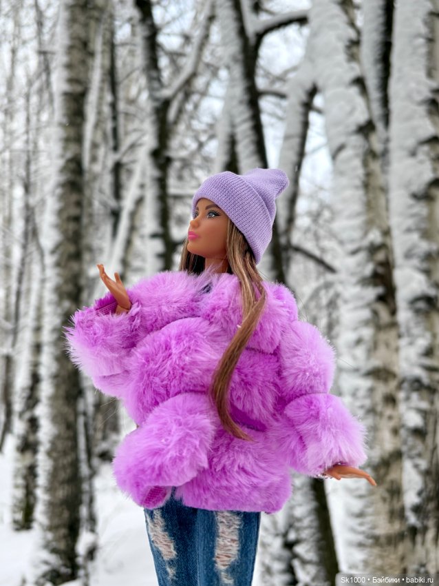 Яркое пятно 🫟 на снегу — Куклы Barbie (Барби): Looks (фото 9)