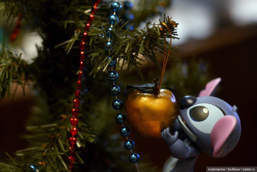 Наряжайте елку в правильной компании :) (фото 6)