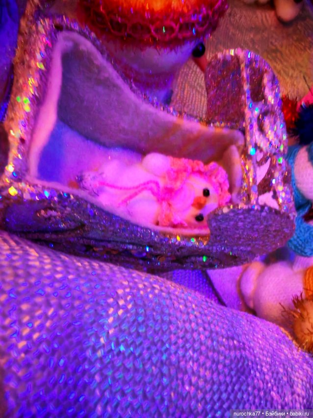 Про Нафочку. В новогодней инсталляции