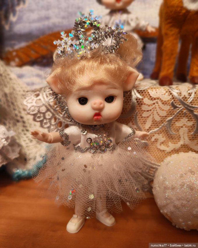 Про Нафочку. В новогодней инсталляции (фото 5)