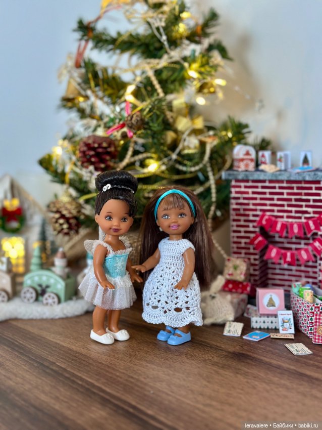 Новогоднее формата 1:12 — Коллекции игровых кукол (Playline): фото полок
