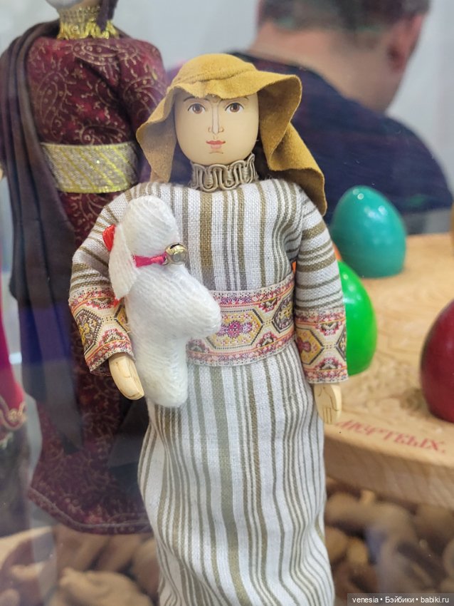 КУКЛЫ - крупный план с выставки "Ладья"