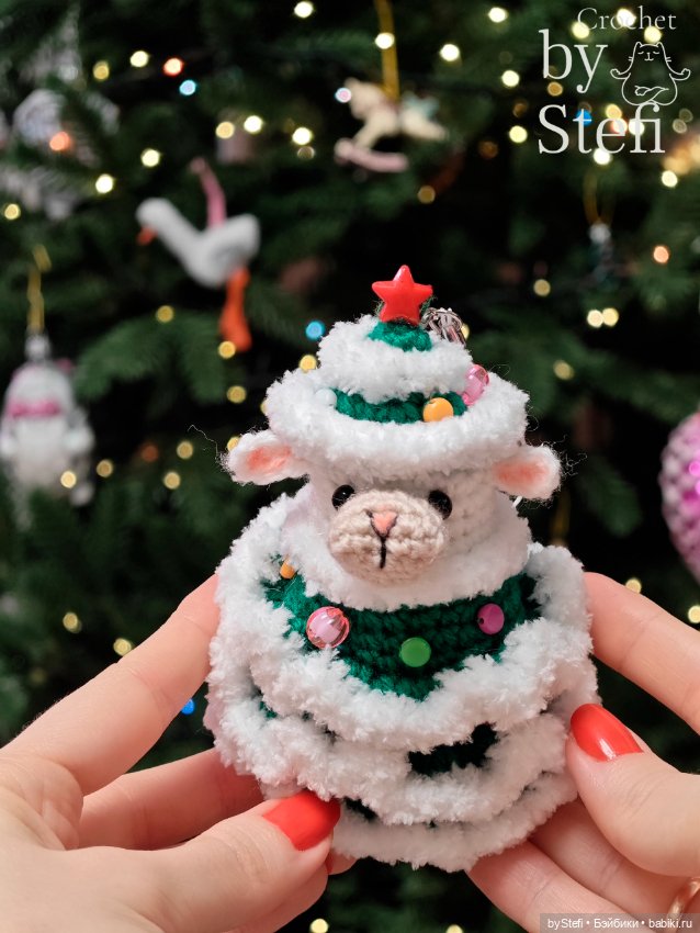 Овечка в костюме Ёлочки — Вязаные игрушки и амигуруми: крючком