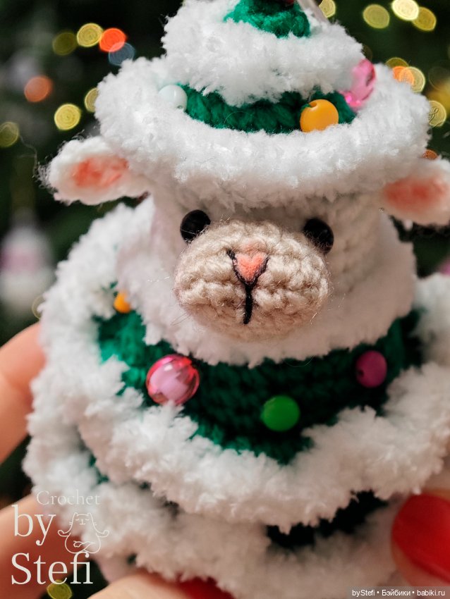 Овечка в костюме Ёлочки — Вязаные игрушки и амигуруми: крючком