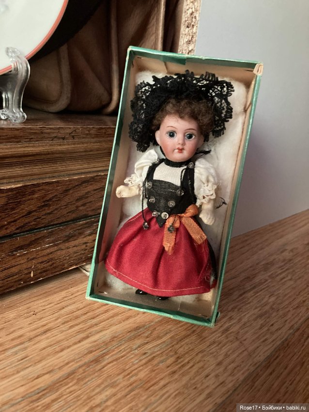 Еще немного антикварок из моей домашней коллекции кукол