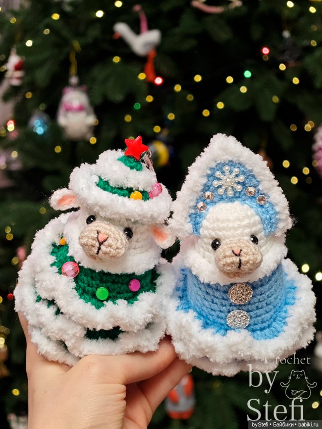 Овечка в костюме Снегурочки (фото 3)