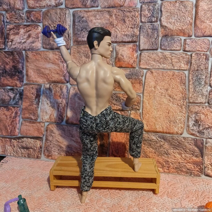 Инструктор по фитнесу — Интересные игрушки и фигурки (разное): редкие