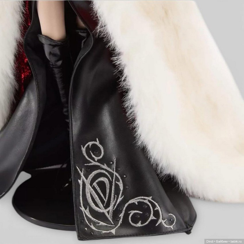 Disney Store - Cruella de Vil (фото 6)