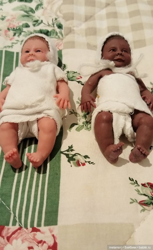 Новые пеленочки для девочек близняшек🍼