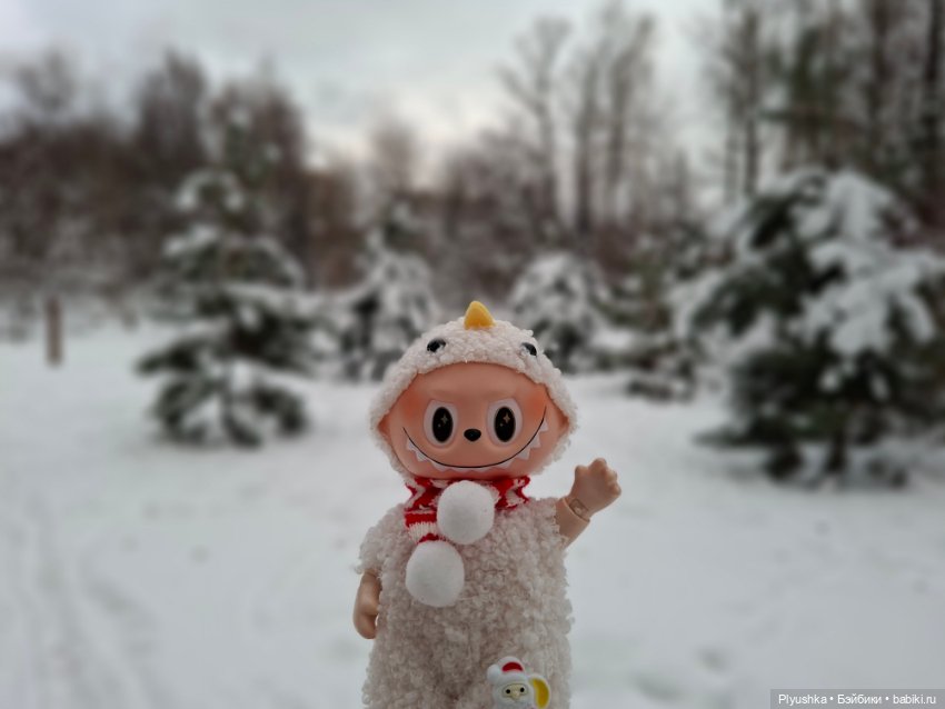 После снегопада — Игрушки Labubu (Лабубу) и The Monsters: Pop Mart