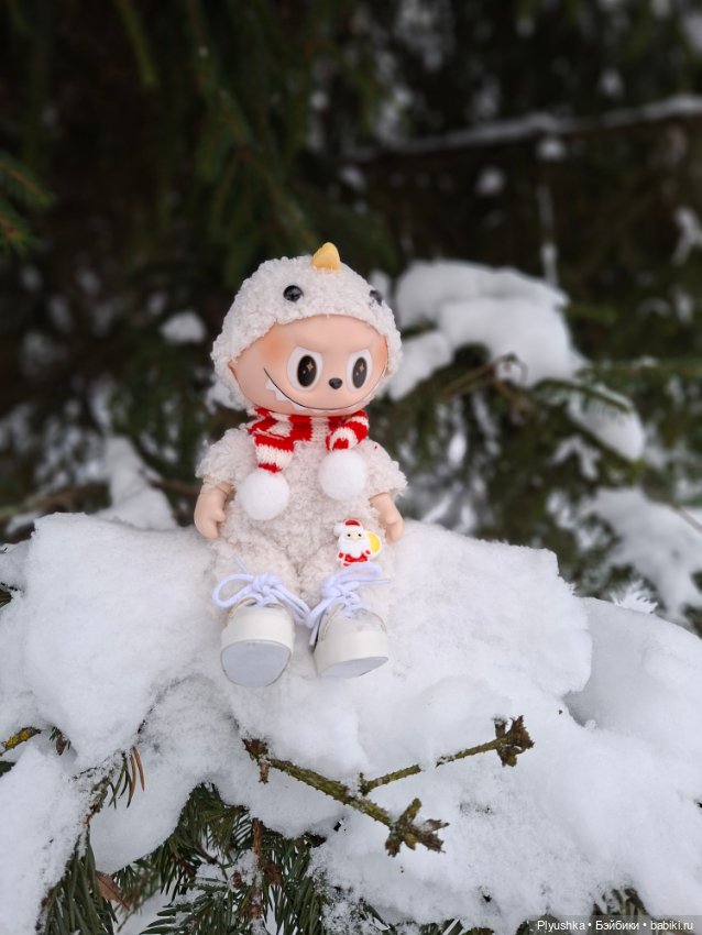 После снегопада — Игрушки Labubu (Лабубу) и The Monsters: Pop Mart