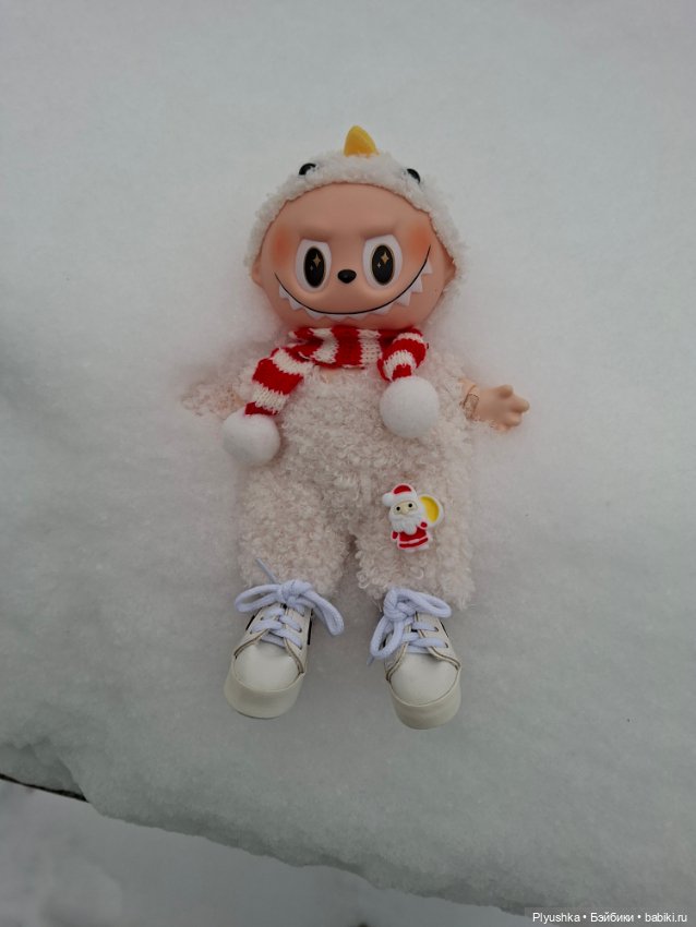 После снегопада — Игрушки Labubu (Лабубу) и The Monsters: Pop Mart