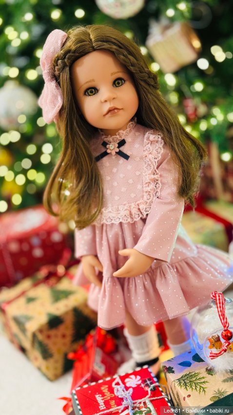 С Новогодними и Рождественскими праздниками всех