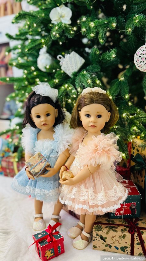 С Новогодними и Рождественскими праздниками всех