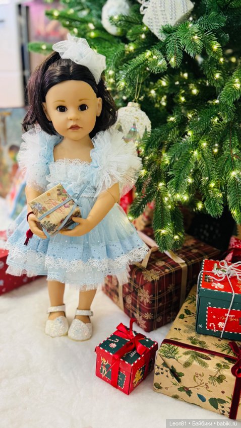 С Новогодними и Рождественскими праздниками всех