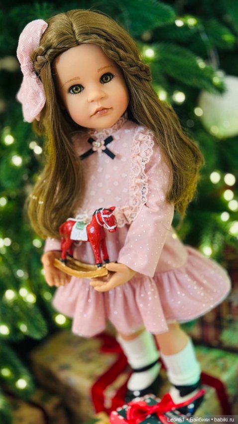 С Новогодними и Рождественскими праздниками всех