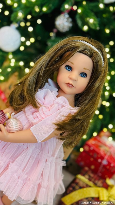 С Новогодними и Рождественскими праздниками всех