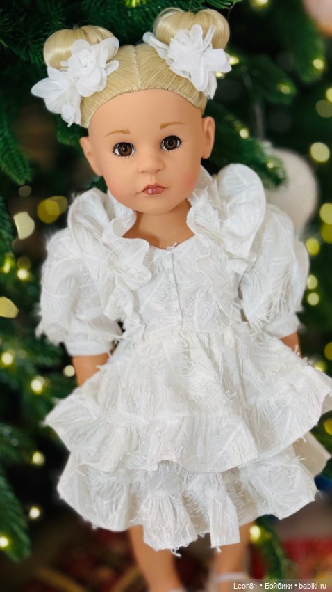 С Новогодними и Рождественскими праздниками всех