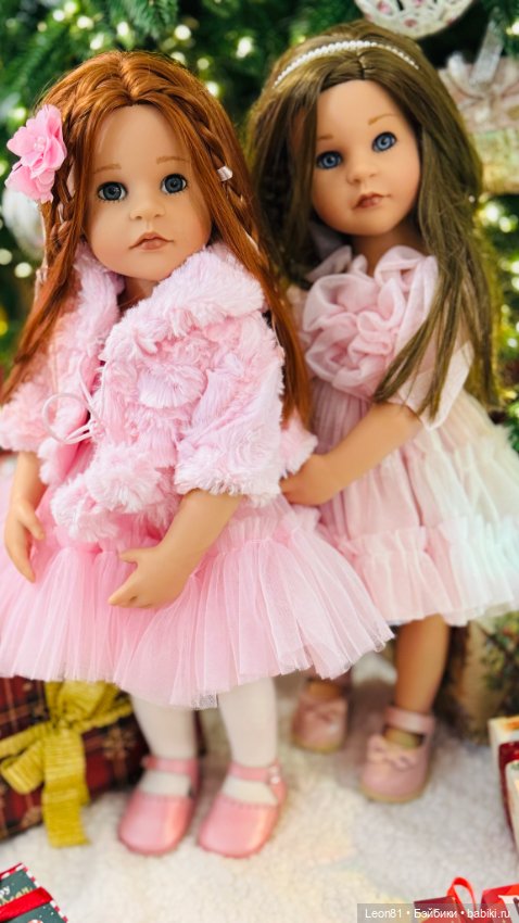 С Новогодними и Рождественскими праздниками всех