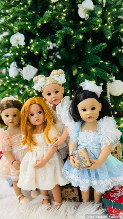 С Новогодними и Рождественскими праздниками всех