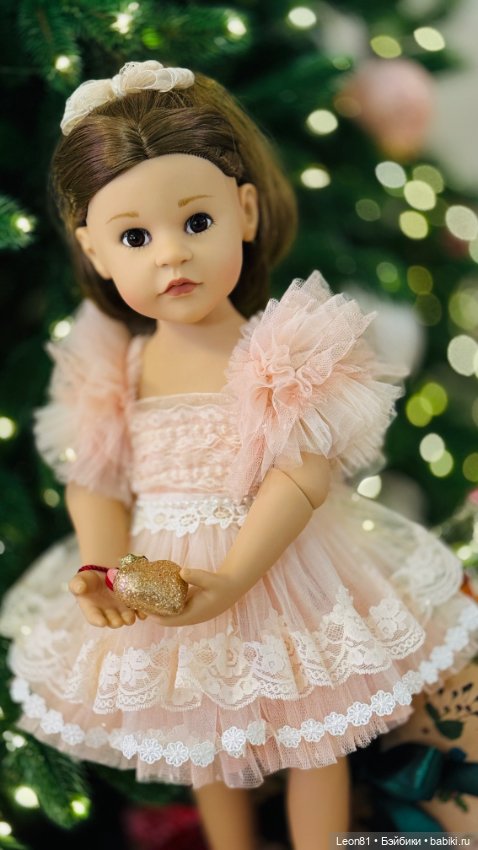 С Новогодними и Рождественскими праздниками всех