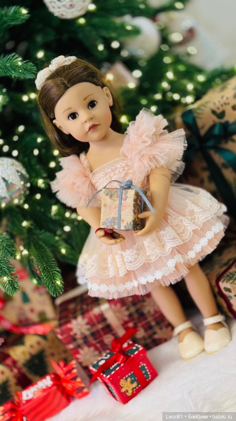 С Новогодними и Рождественскими праздниками всех