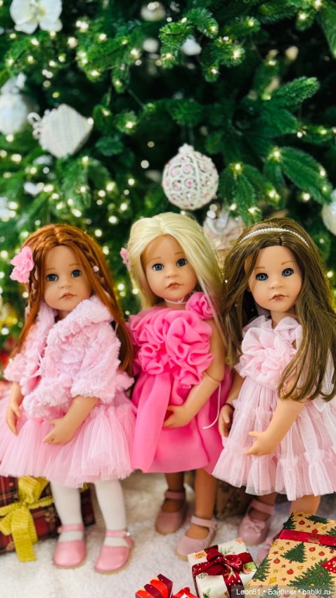 С Новогодними и Рождественскими праздниками всех