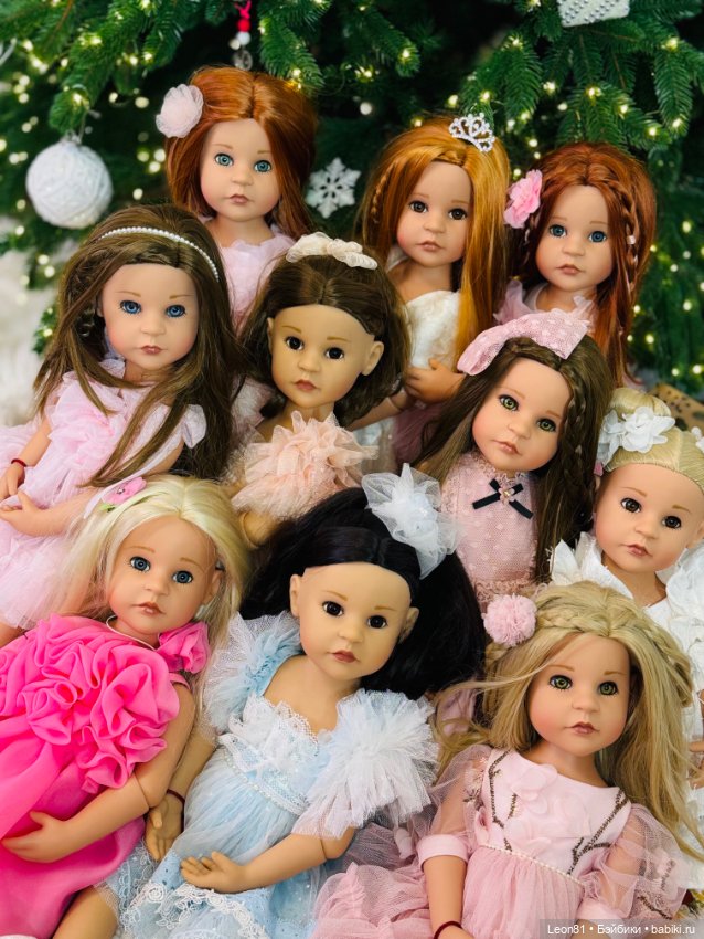 С Новогодними и Рождественскими праздниками всех