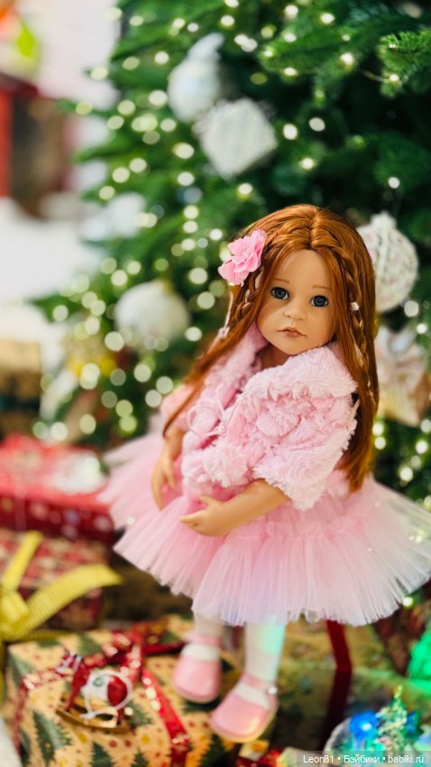 С Новогодними и Рождественскими праздниками всех