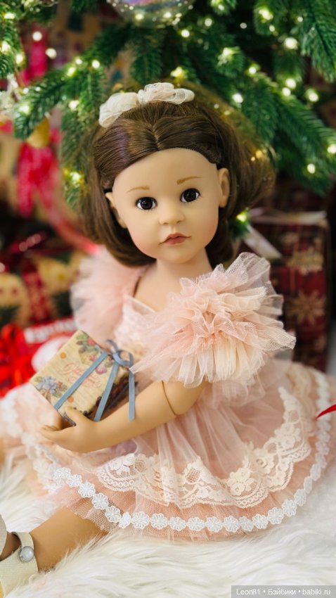 С Новогодними и Рождественскими праздниками всех