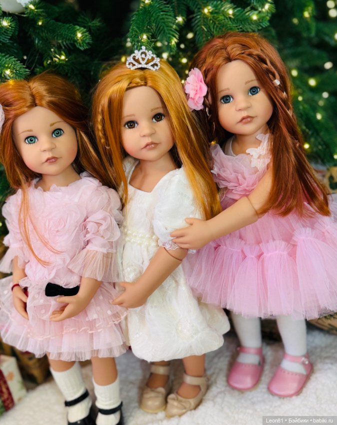 С Новогодними и Рождественскими праздниками всех