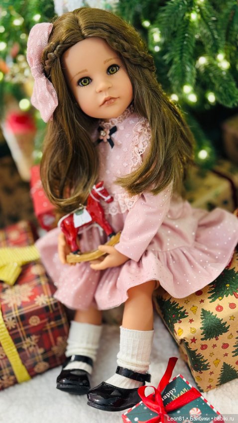 С Новогодними и Рождественскими праздниками всех