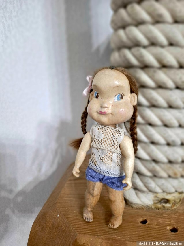 Нюрочка -куколка из дерева