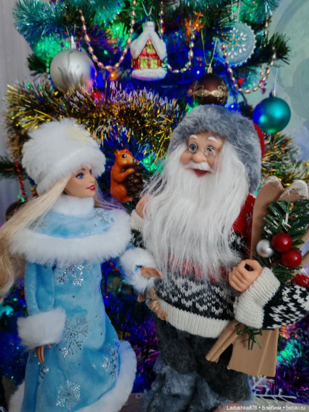 Парад Дедов Морозов и Снегурочек