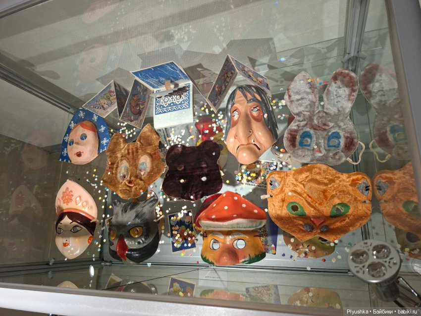 Выставка советских ёлочных игрушек и новогодних украшений