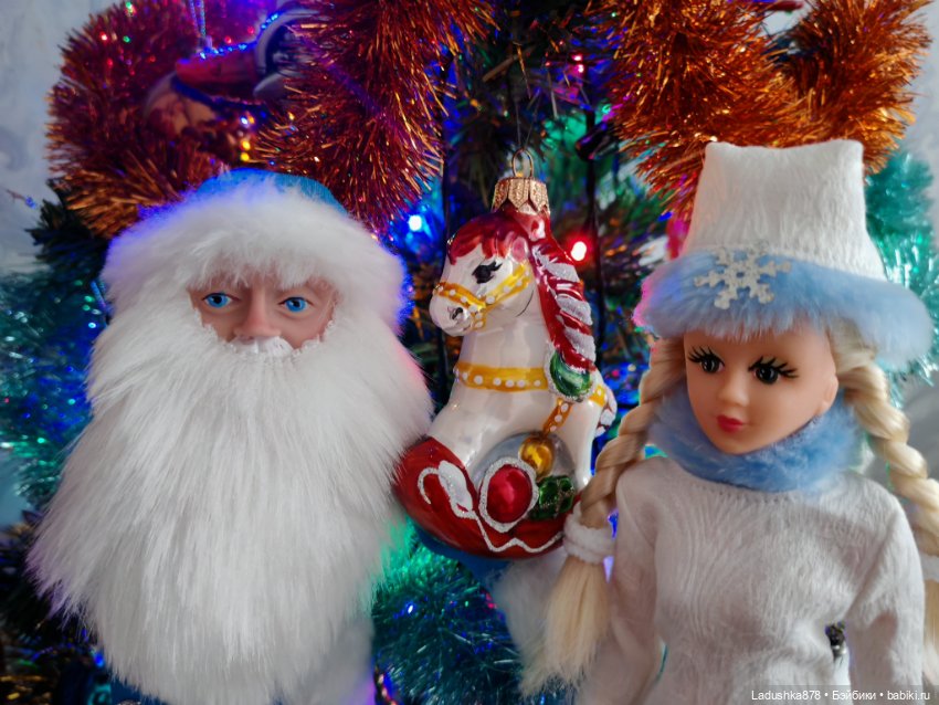 Парад Дедов Морозов и Снегурочек