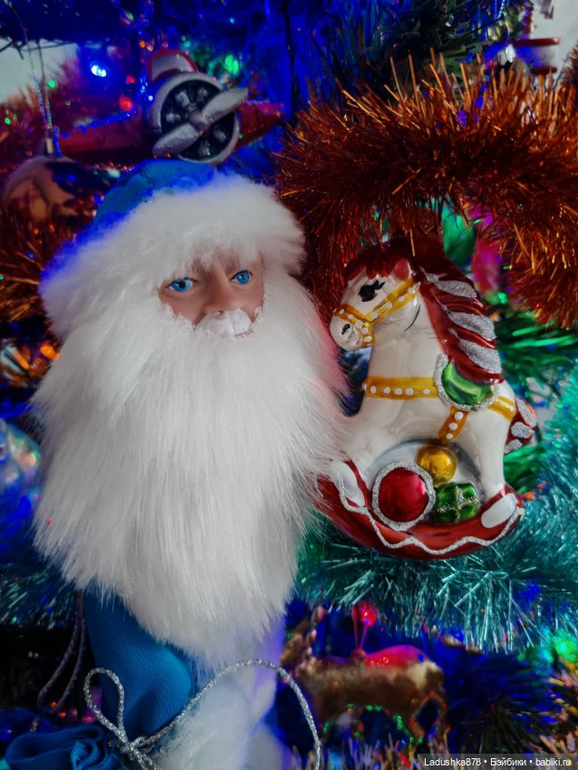 Парад Дедов Морозов и Снегурочек