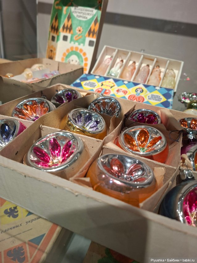 Выставка советских ёлочных игрушек и новогодних украшений (фото 9)