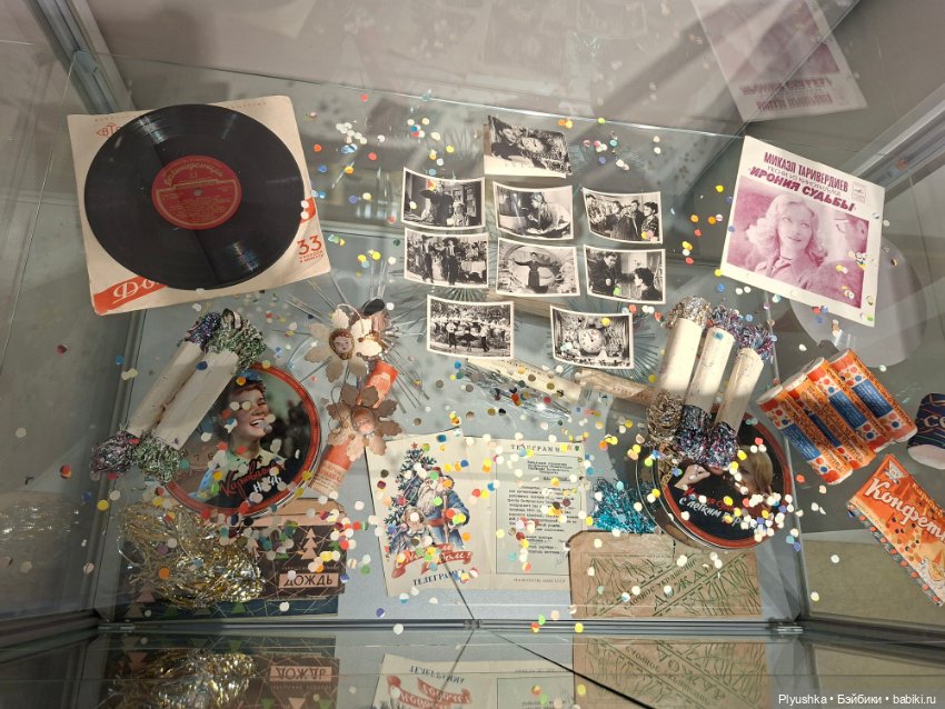 Выставка советских ёлочных игрушек и новогодних украшений (фото 3)