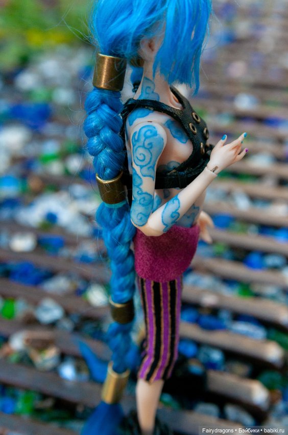 Джинкс из Аркейна. Фотосет: на осколки (фото 7)