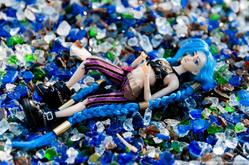 Джинкс из Аркейна. Фотосет: на осколки (фото 4)