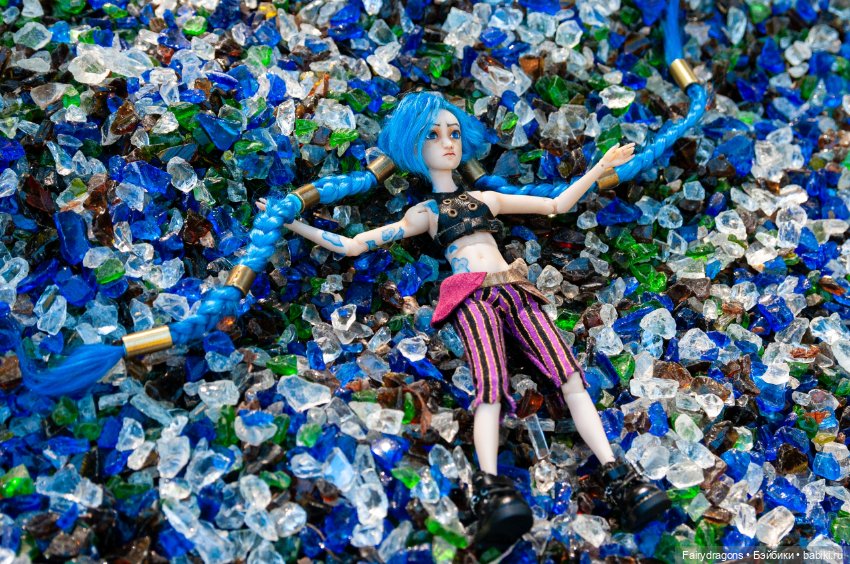 Джинкс из Аркейна. Фотосет: на осколки (фото 9)