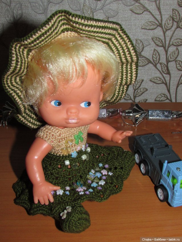 Авторский вязаный наряд\комплект с шляпой "Цветочная Фея-2" на кукол ГДР Кисс Ми \ Kiss Me