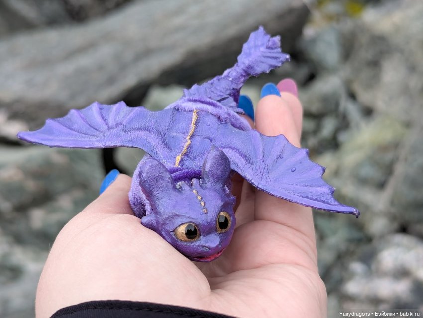 Маленький дракон из альпийских ночных фурий