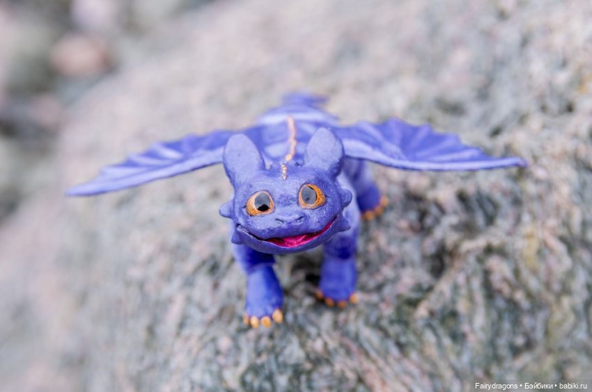 Маленький дракон из альпийских ночных фурий (фото 7)