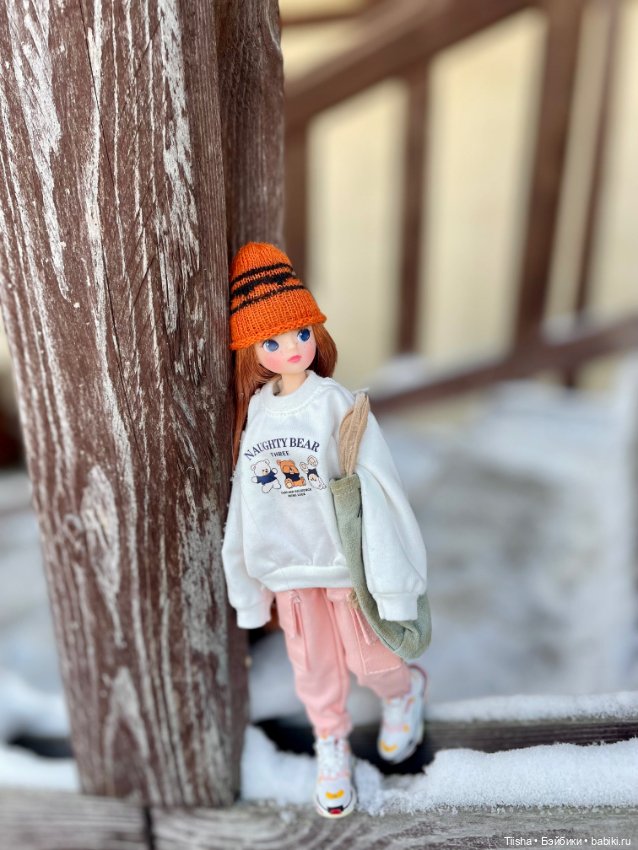 Чудесный зимний день — Куклы Strawberry Planet: Redberry