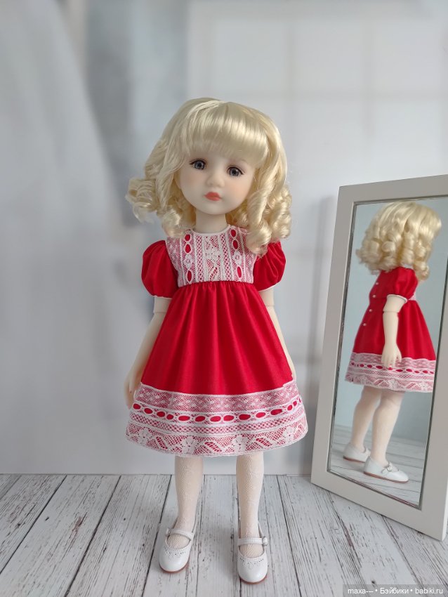 Молли и большая примерка — Куклы Ruby Red (Руби Ред) Fashion Friends: Siblies (фото 3)